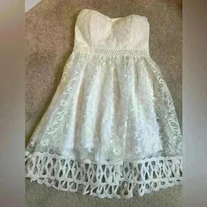 Francesca’s Sz M White Lace Midi Dress Embellished Ruffled Sweetheart A-Line